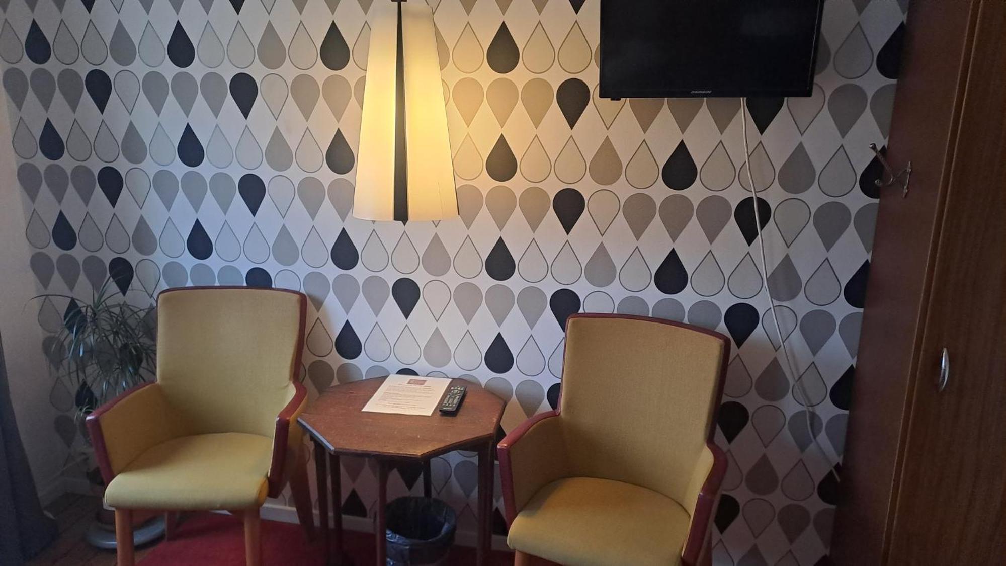 Sveriges Minsta Hotell! Hotel Gruyere Landskrone Ngoại thất bức ảnh